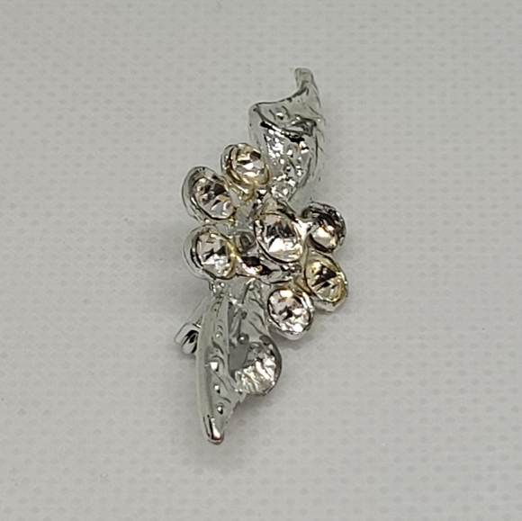 BEAUTIFUL Dainty Rhinestone Costume Brooch - Picture 5 of 14